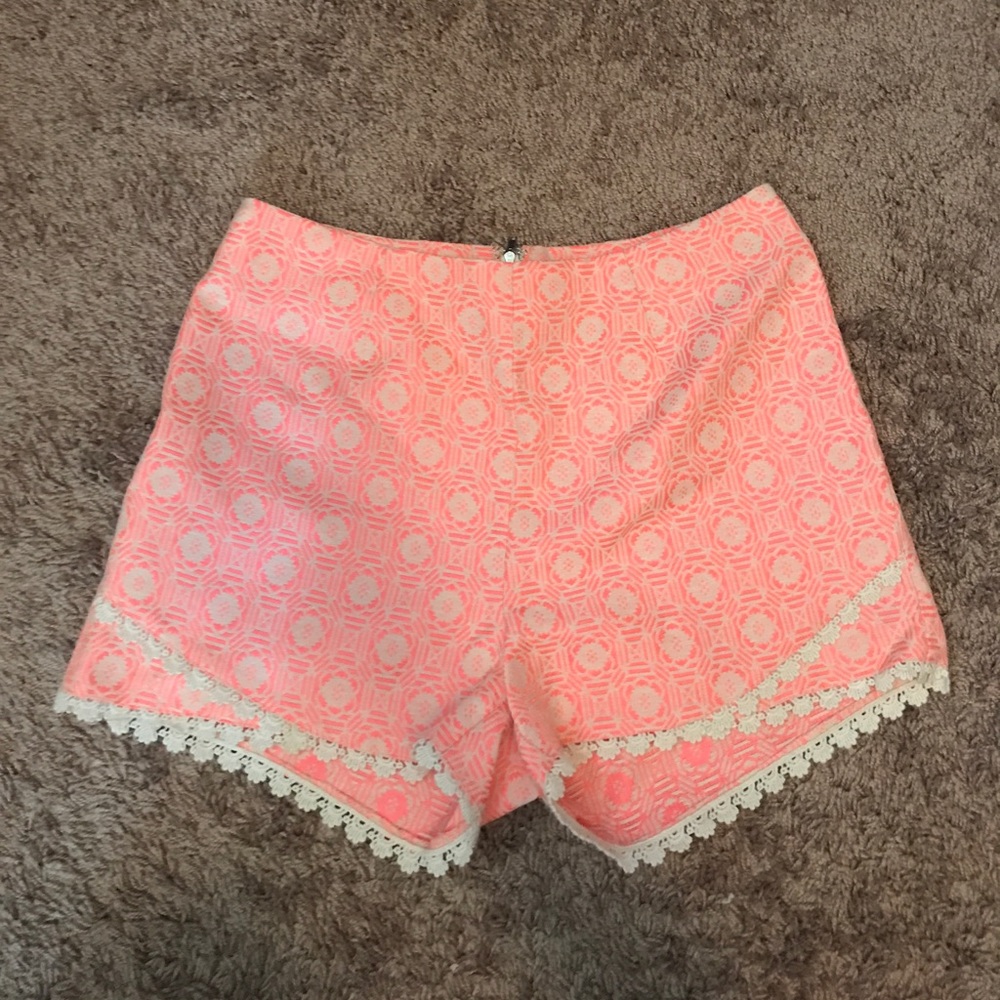 ❗️SALE❗️NWOT printed lace shorts