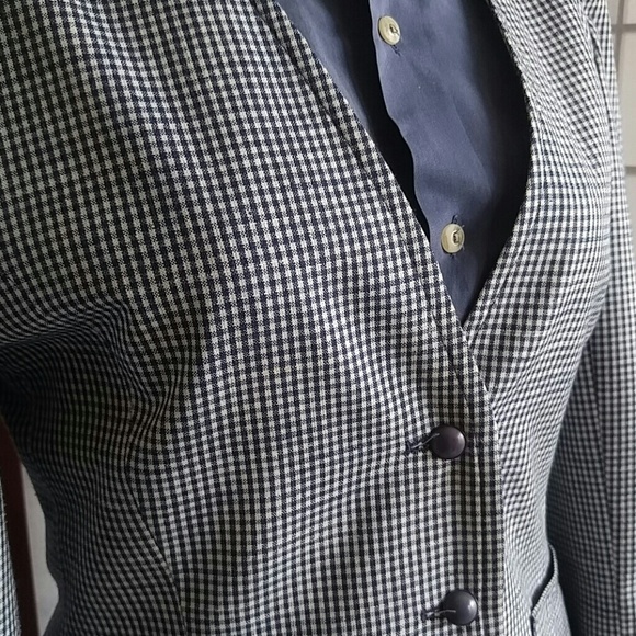 Blazer - Picture 2 of 6