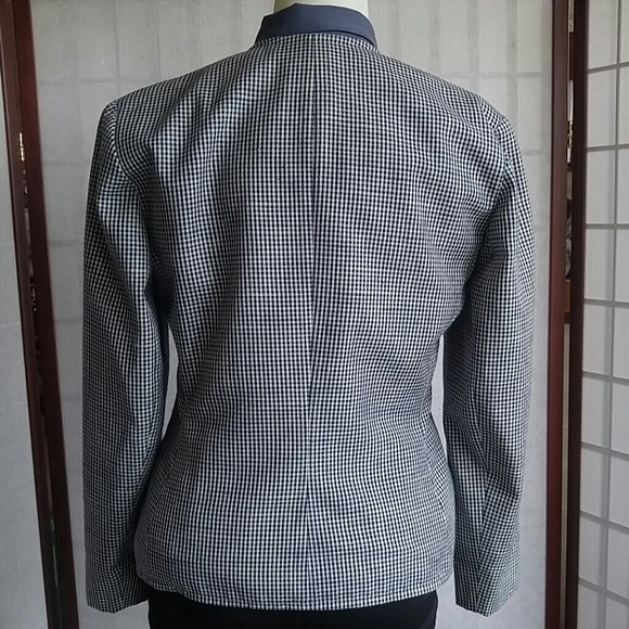 Blazer - Picture 4 of 6