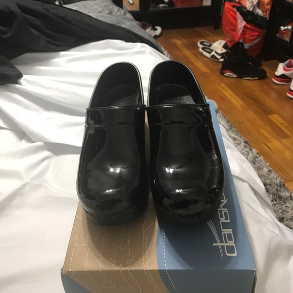 Black Patent Leather Danskos - Picture 2 of 5