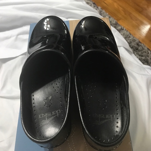 Black Patent Leather Danskos - Picture 3 of 5