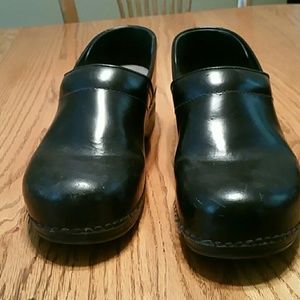 Dansko ladies size 40 shoes