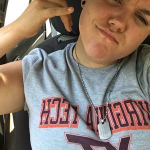 Meet your Posher, Casey