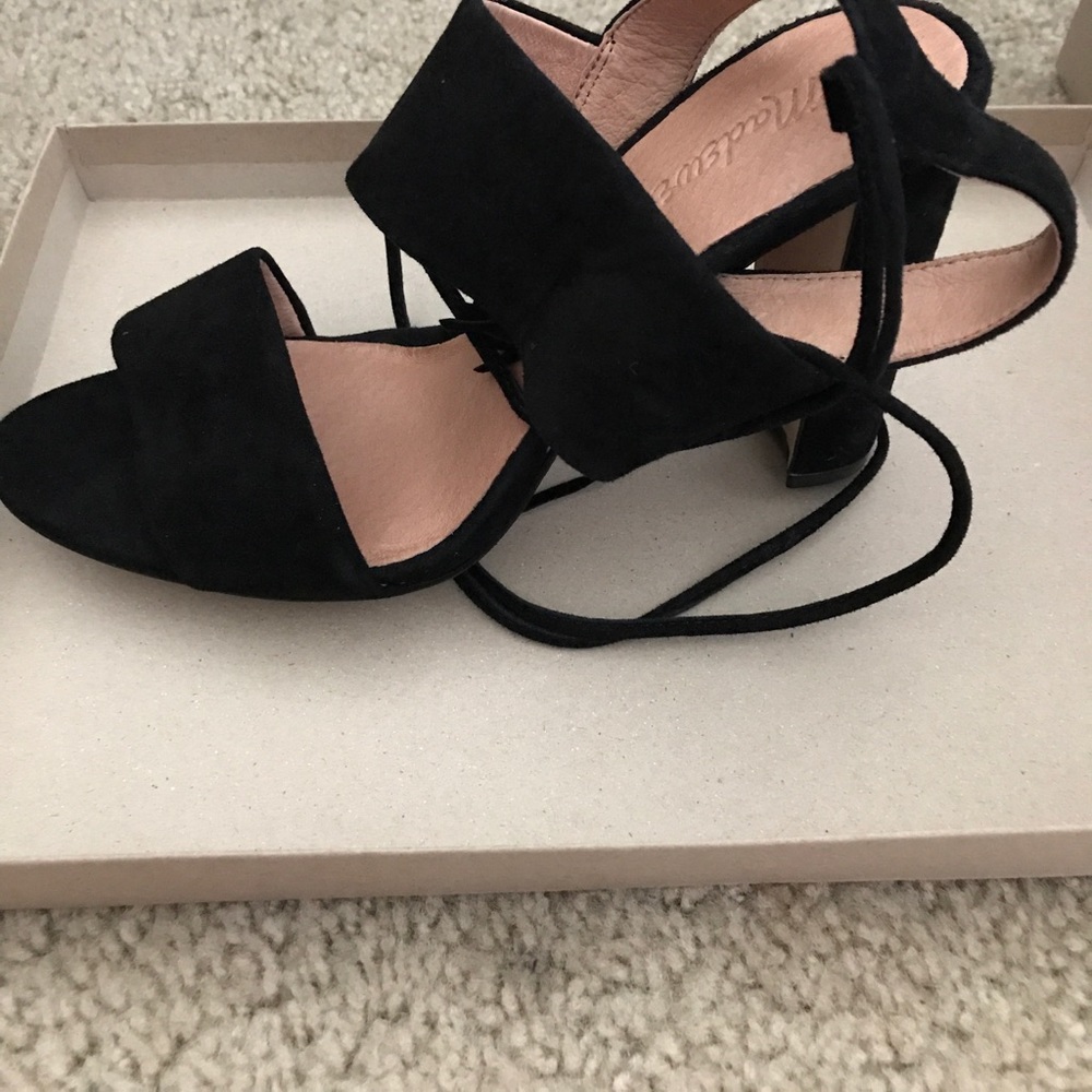 New in box madewell tie up block heel