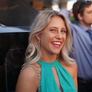 Meet your Posher, Renee