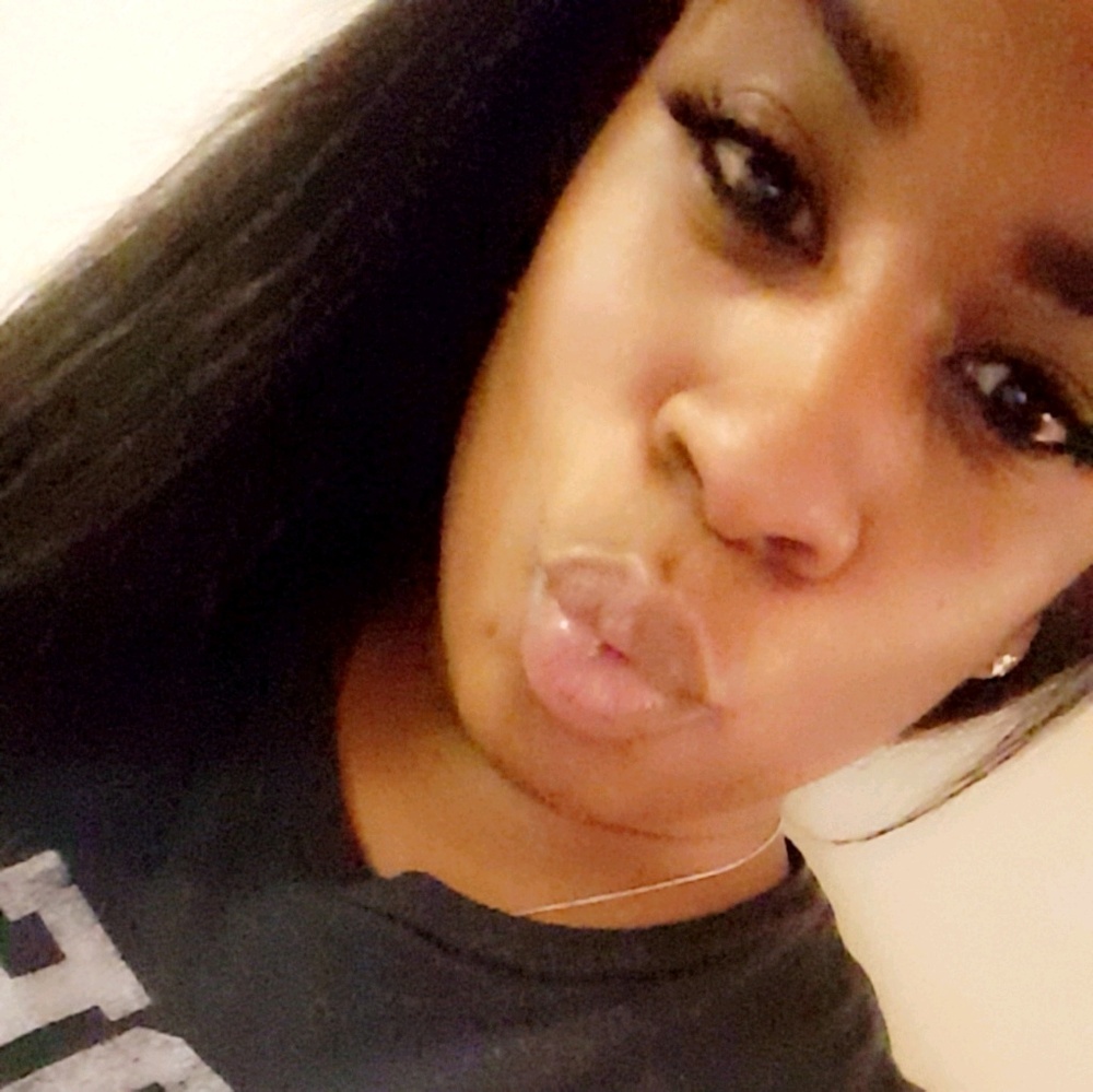 Meet your Posher, Neysa