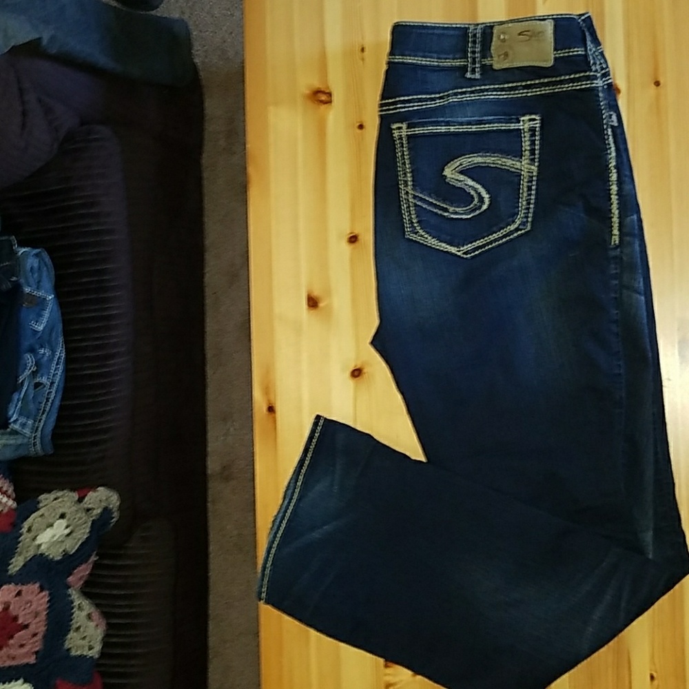 Silver Suki size 18 dark wash bootcut jeans