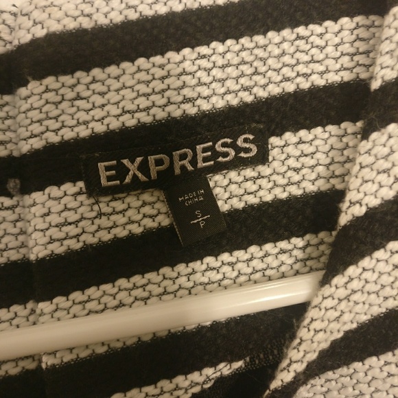 Express black&white crop top - Picture 3 of 4