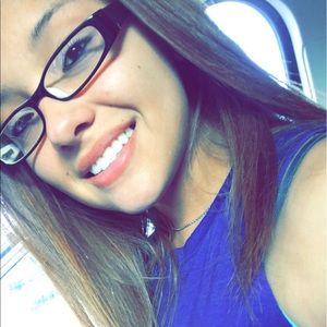 Meet your Posher, Agustina