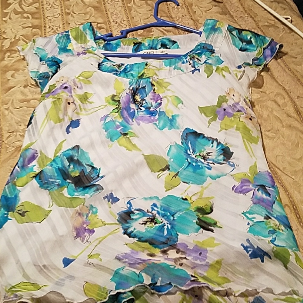 beautiful floral top