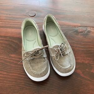 Keds size 7 linen boat shoes