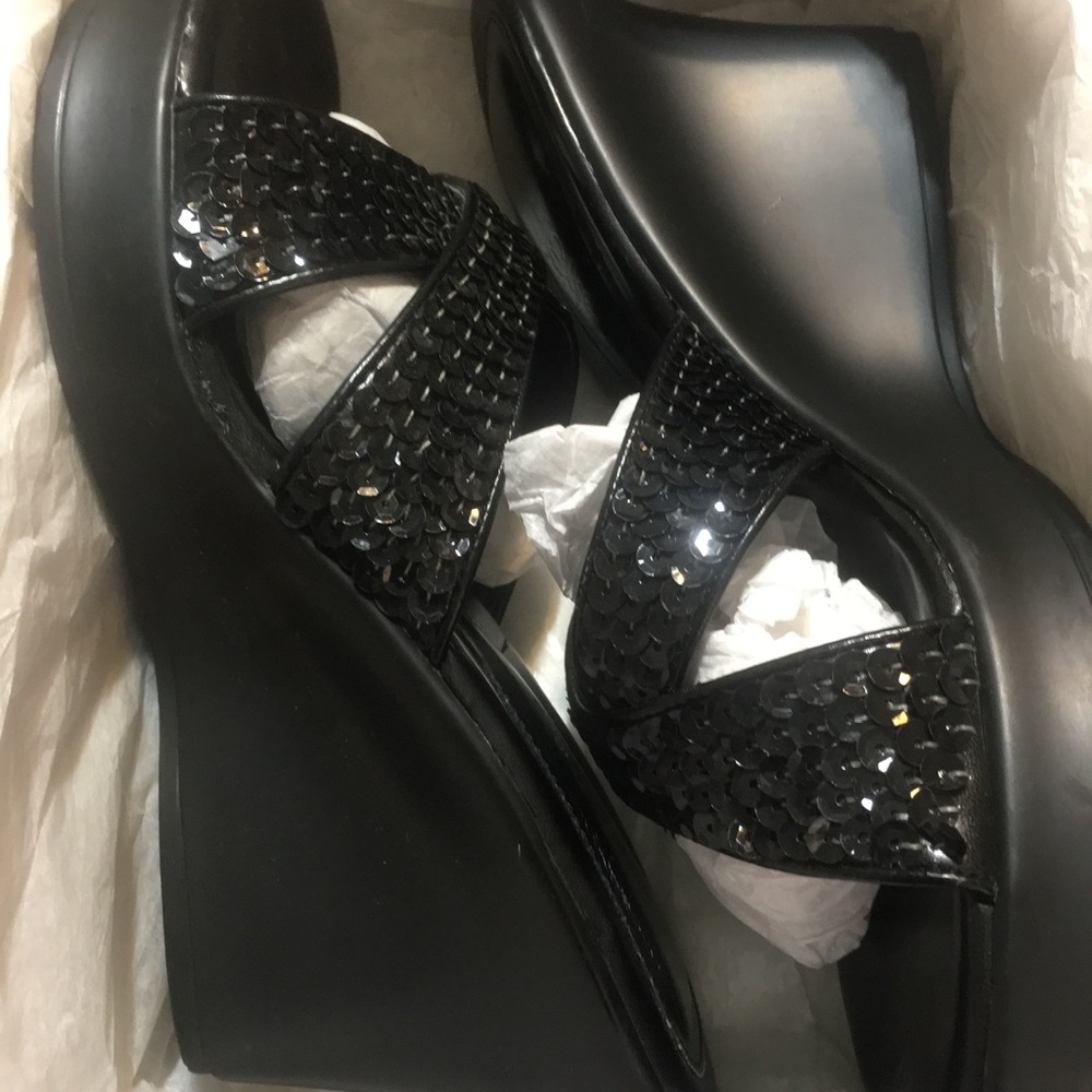 Sequined wedges