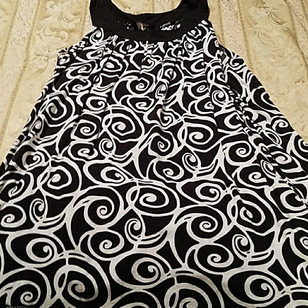 black and white top