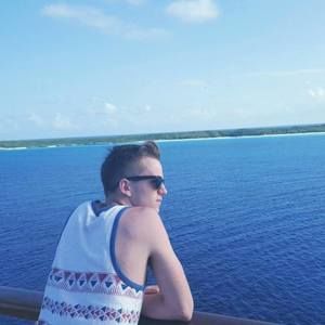 Meet your Posher, Tom