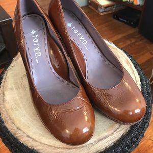 Taryn Rose pumps