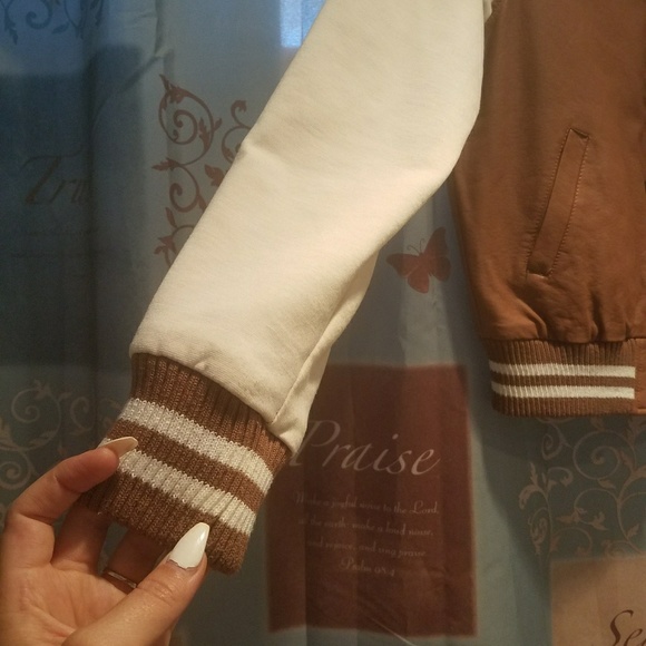 SOLD ~ Jacket - Picture 3 of 5