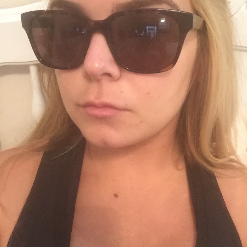 Burberry Sunglasses - Picture 5 of 8