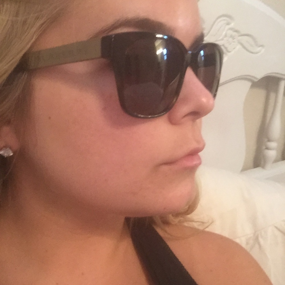 Burberry Sunglasses - Picture 6 of 8