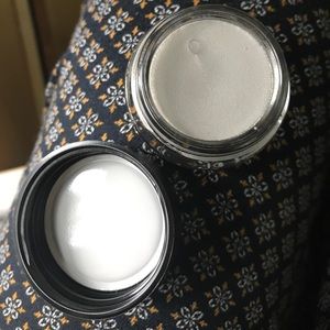 MAC PAINT POT- Chrome Angel