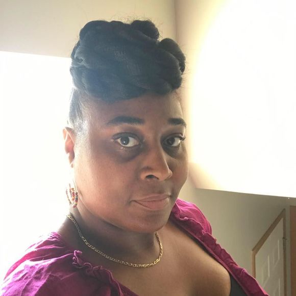 Meet your Posher, Denise - Picture 1 of 1