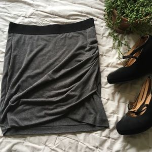 Grey knit skirt