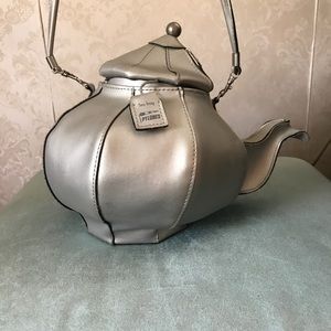 Pylones Teapot Purse