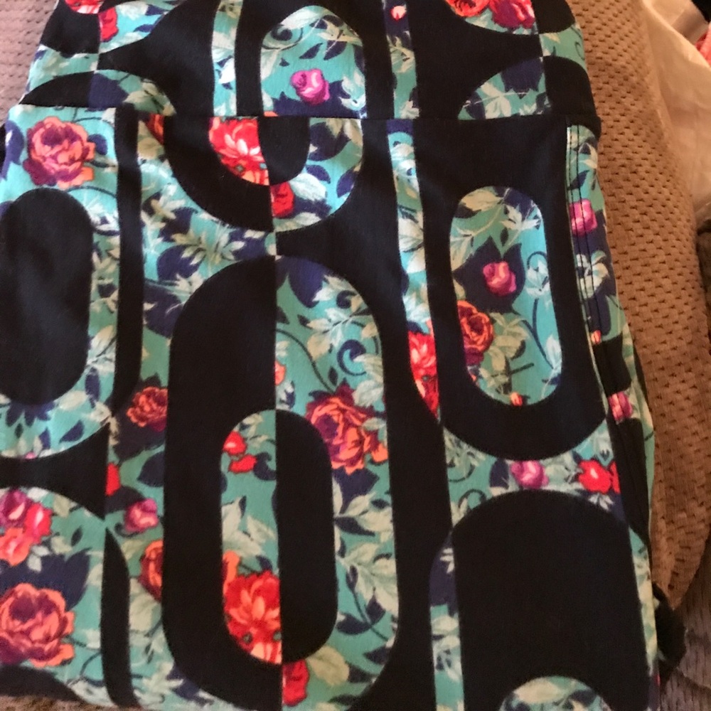 Lularoe $20 obo paid $26.5 lost weight need to sel