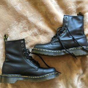 Women's Dr Martens Originals