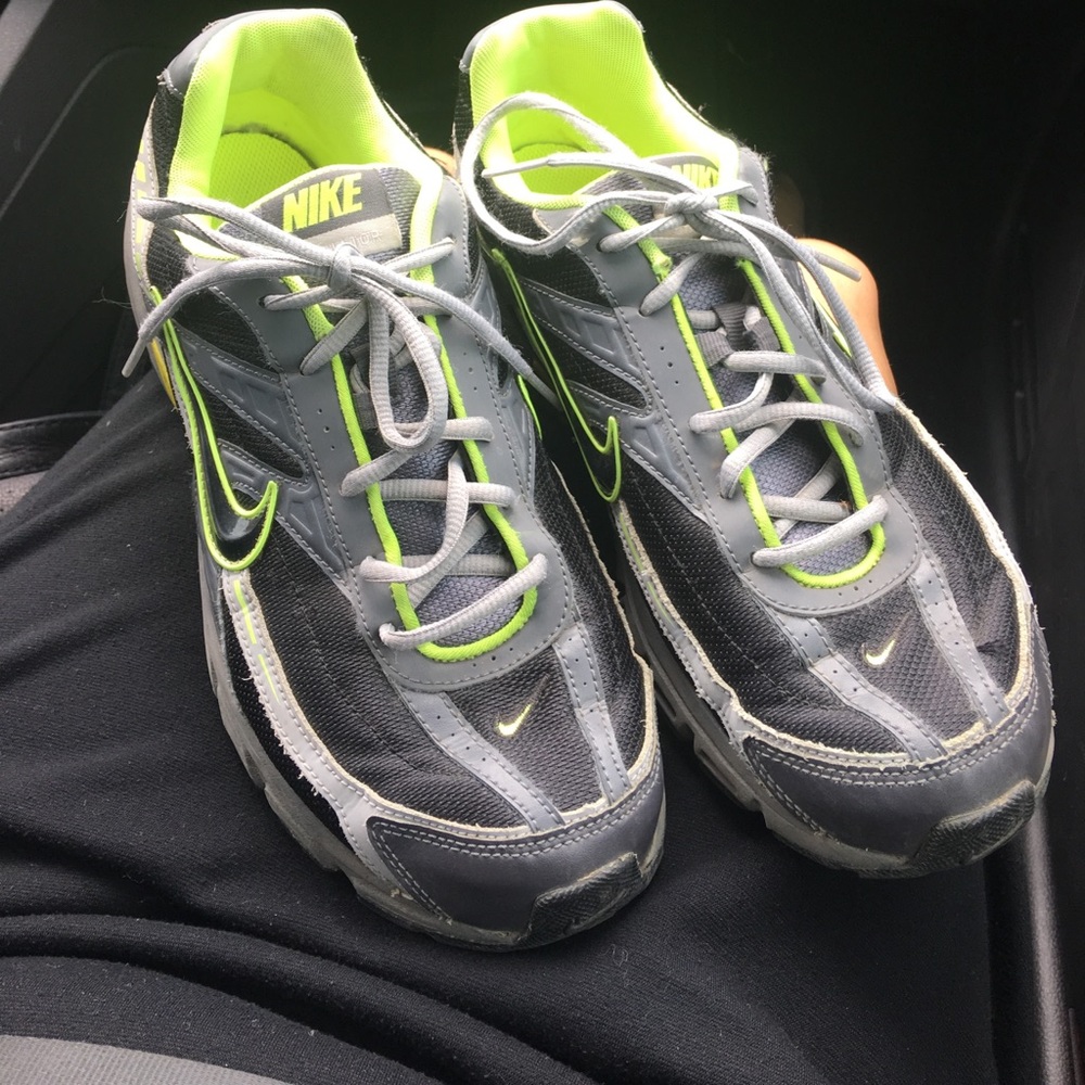 ❌SOLD❌Nike Initiator Gray Green Running Shoes - Picture 2 of 7
