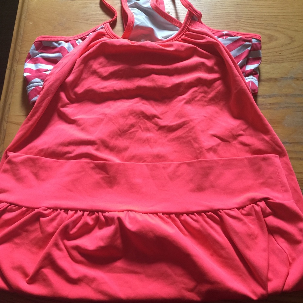 workout tank top with built in bra