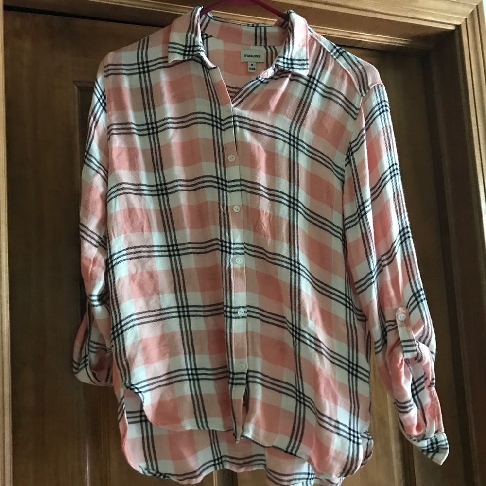 Blush Plaid button up shirt Size Medium