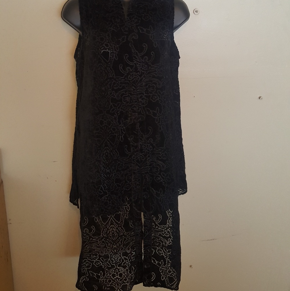 Bar III size medium dress black floral Oriental