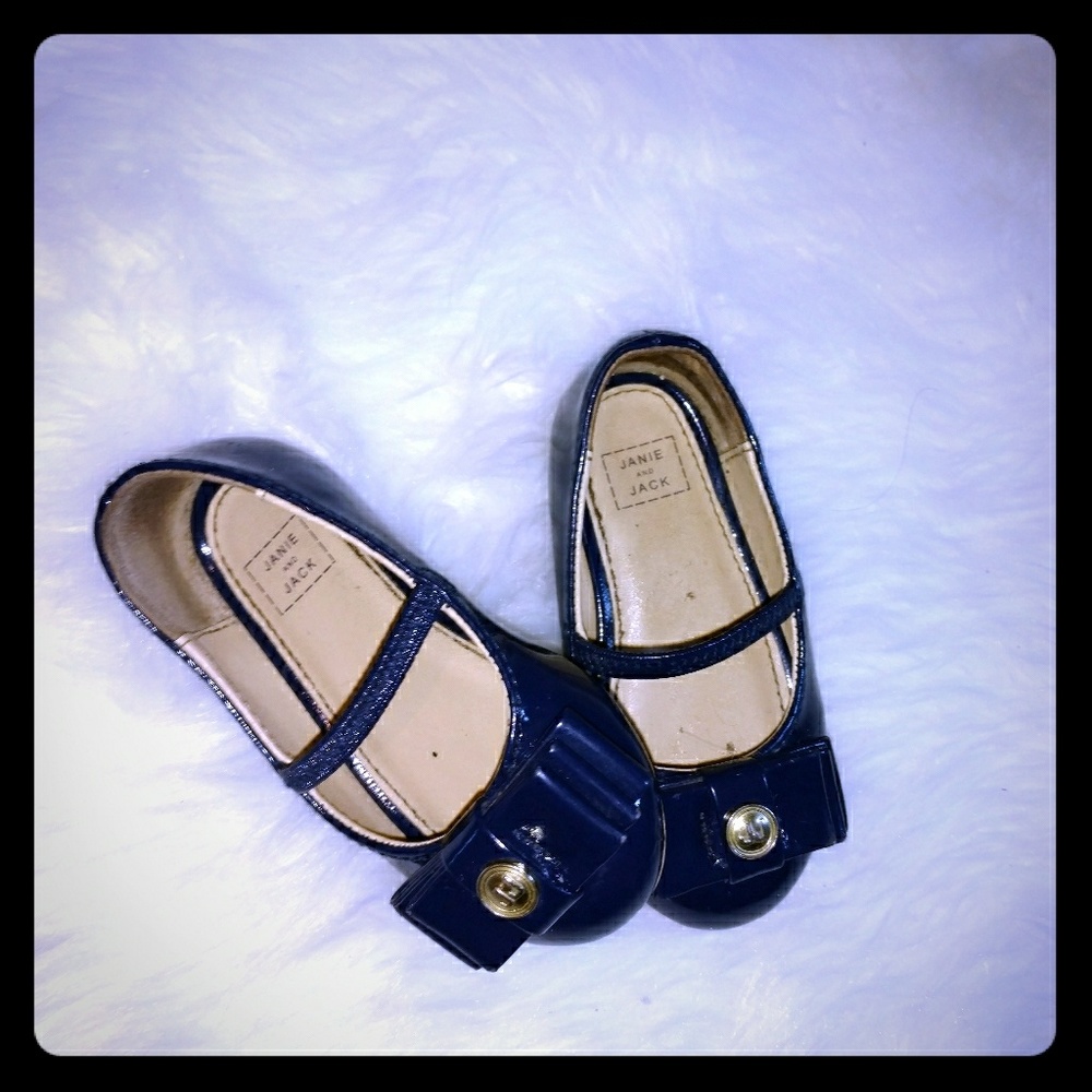Janie and Jack size 4 toddler shoes. Open to offer