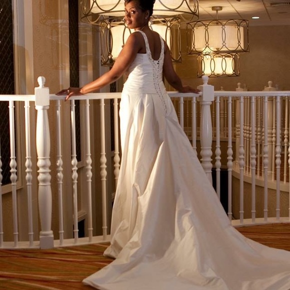 Wedding Dress - Picture 2 of 6