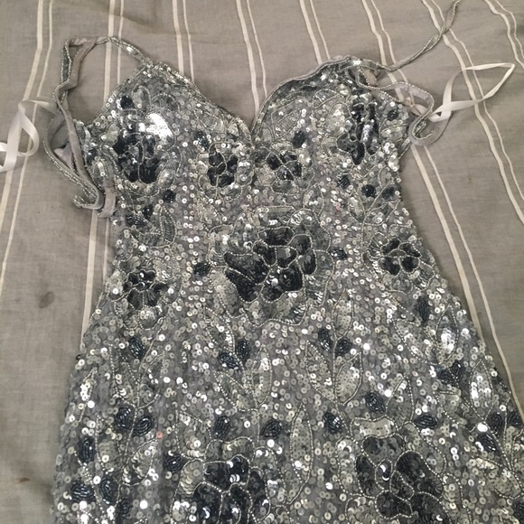 Heavy Beaded prom dress - Picture 2 of 4