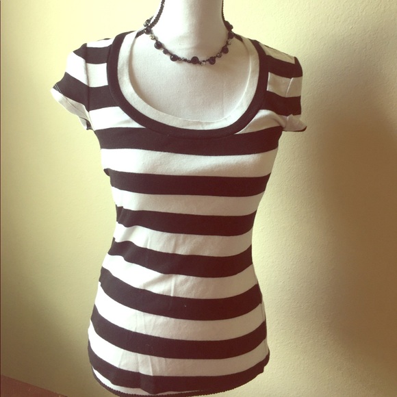 Express sexy basics tee - Picture 1 of 1