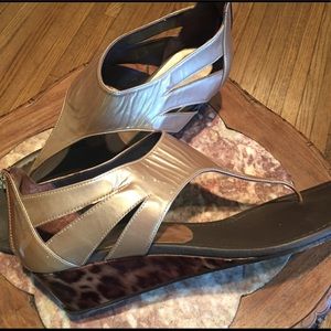 Donald Pliner metallic taupe sandals