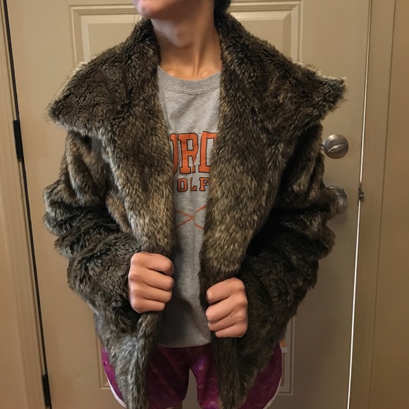 VENUS Jackets & Blazers - Venus faux fur trend coat