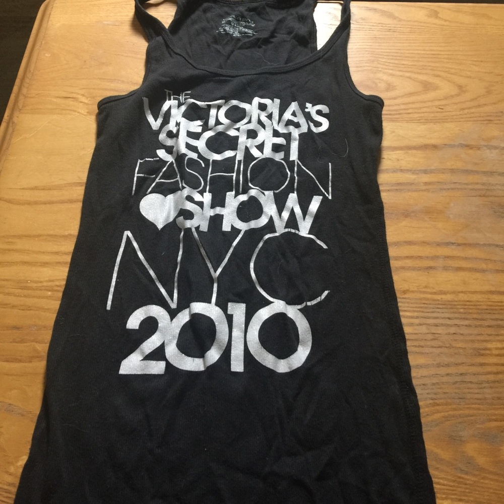 victoria secrets tank top