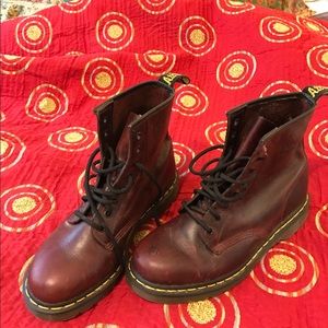 Dr Martens boots Air Wair 10