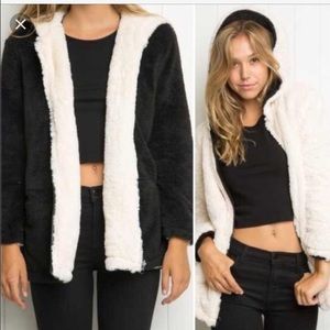 Brandy Melville milania reversible jacket