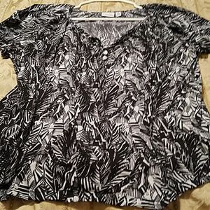 black and whiite top