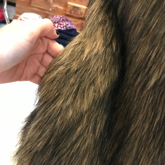 Jack by BB Dakota Faux Fur Vest - Picture 2 of 3