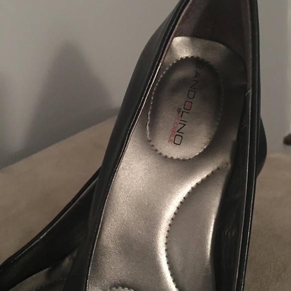 Bandolino Black Pumps - Picture 3 of 5