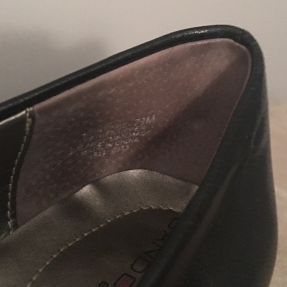 Bandolino Black Pumps - Picture 4 of 5