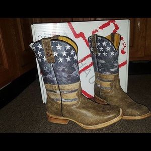 Meet your Posher, Lydia