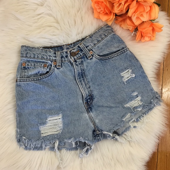 🚫SOLD🚫🌸Vintage 512 Distressed Levi's Shorts 25 - Picture 4 of 6