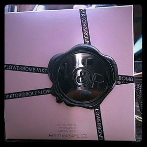 Flowerbomb by Viktor & Rolf