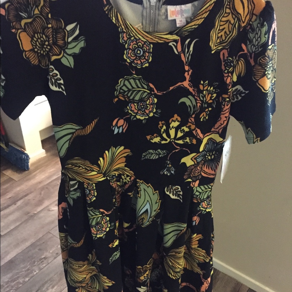 Lularoe Amelia Medium BNWT, Black Floral