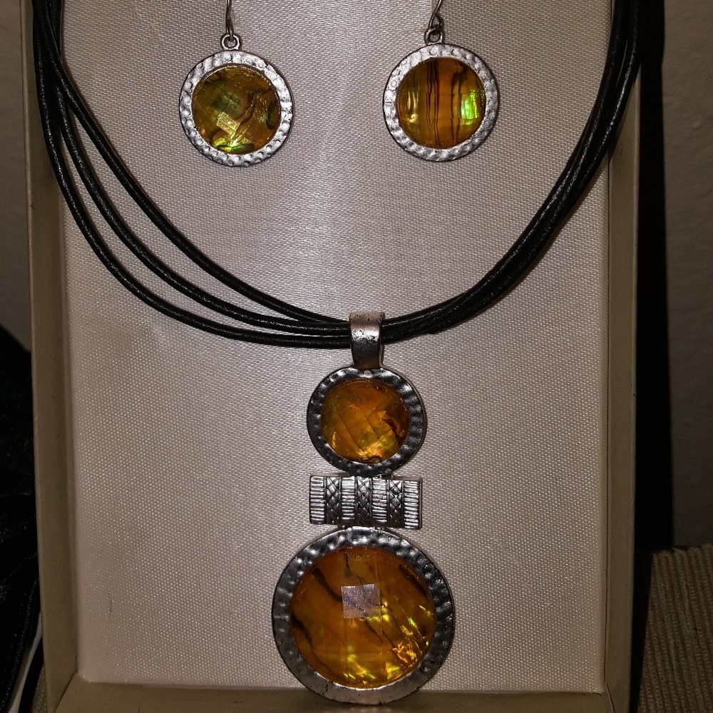 Amber like and silver pendant and earring set